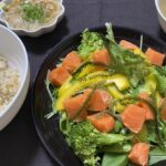 タンパク質をサーモンや納豆で、お野菜や海藻もとれて栄養もバッチリなダイエットボディメイク食事例
