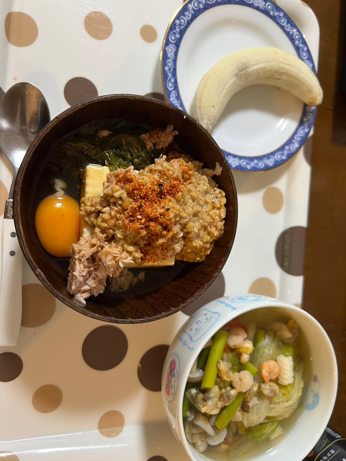 ダイエット・ボディメイク食事例（納豆、豆腐、もずく、たまご、バナナ、海鮮スープ）