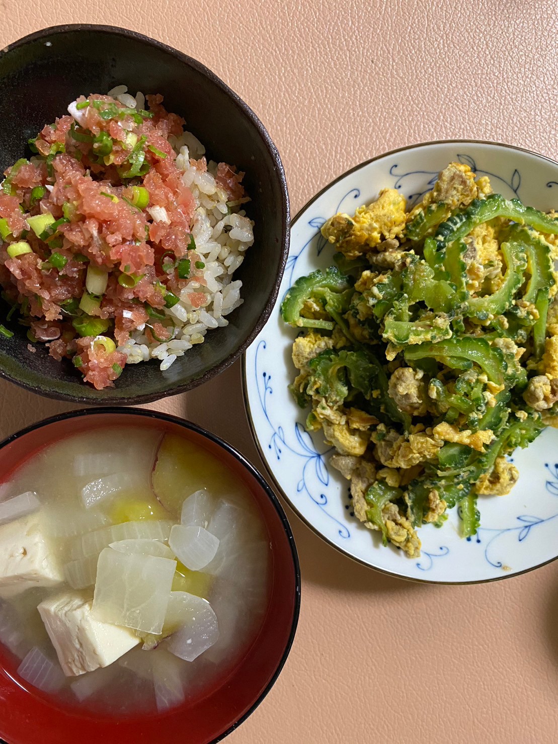 ダイエット食事例（ゴーヤチャンプル、ネギマグロ丼、豆腐と大根とさつまいもの味噌汁）