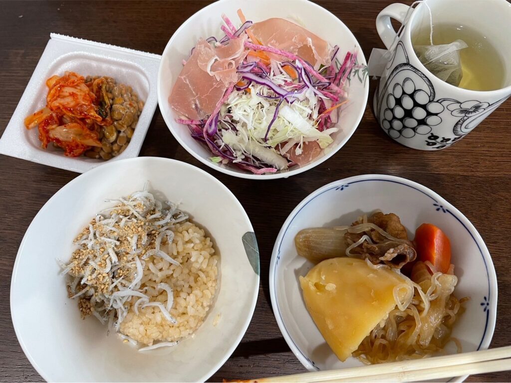忘年会シーズンで暴飲暴食してしまった…という方も大丈夫！翌日からまたクリーンな食事に整えていきましょう