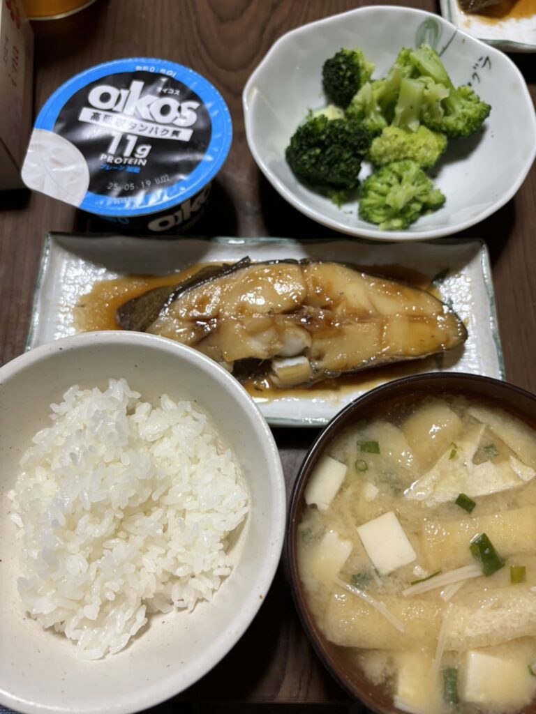食べずにダイエットはもうやめましょう