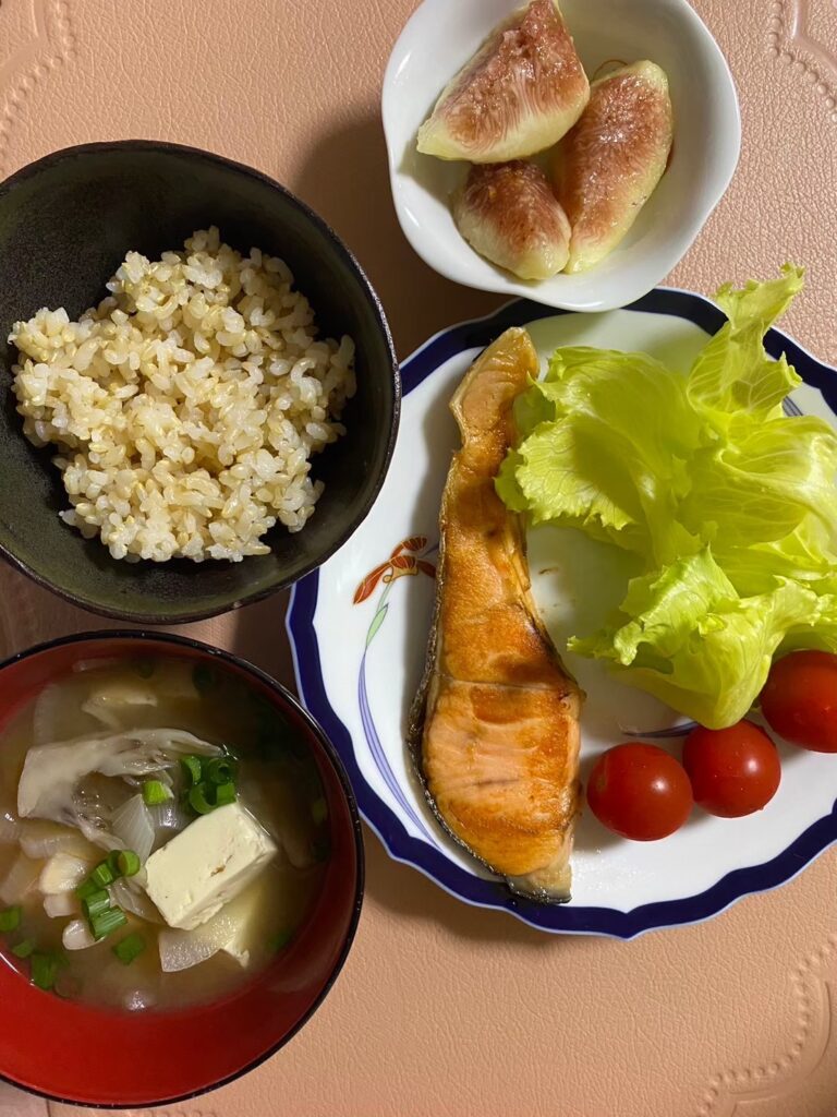 鮭は抗酸化作用のある「アスタキサンチン」や「ビタミンD」が豊富で健康作りにオススメ