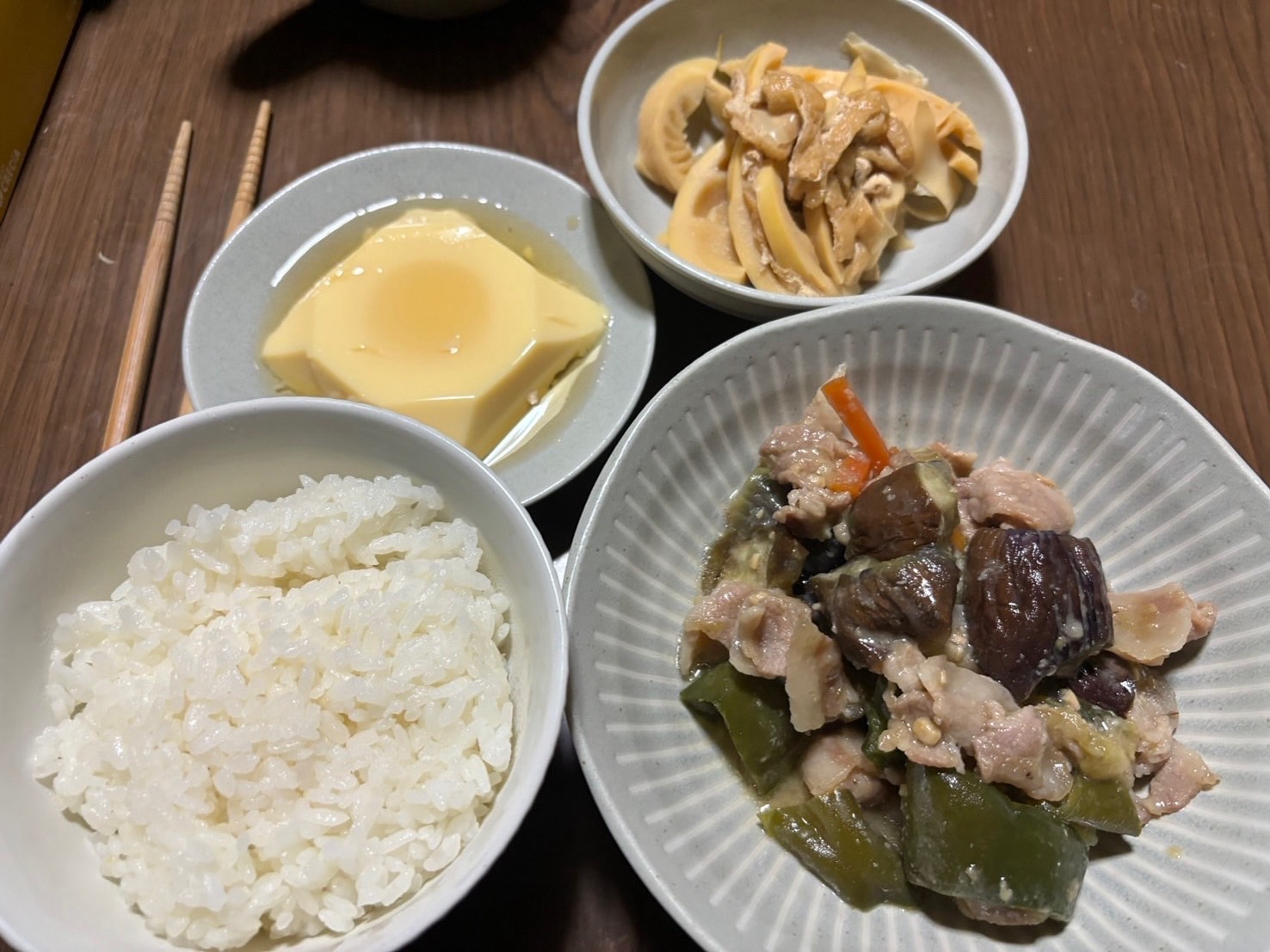 いろいろな種類の食材を食べるようにすると栄養バランスが良くなります