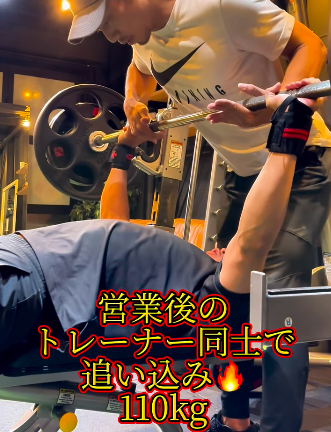 藤崎・室見店にて研修後に福田トレーナーに追い込んでもらいました