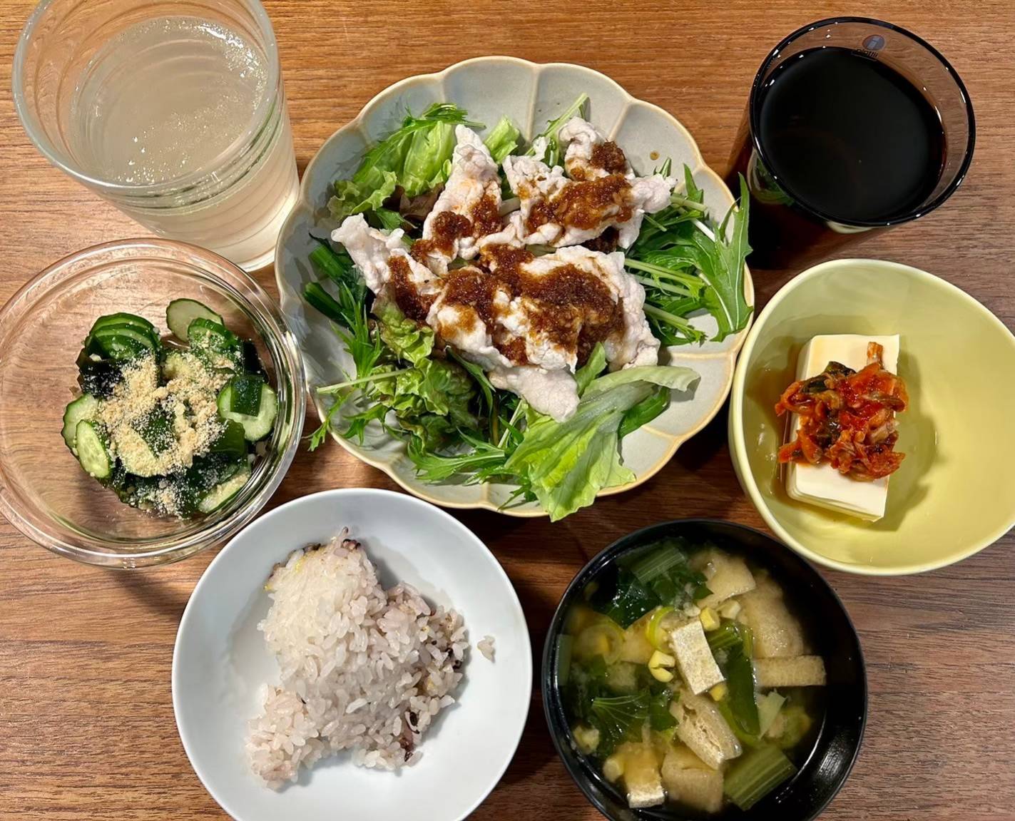太りにくい食べ方！たんぱく質を多く含む食品や野菜から
