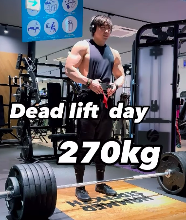 森林トレーナーの270kg、240kg×3 床引きデッドリフト