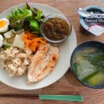 お味噌汁やヨーグルトもプラスされ、栄養バランス良いダイエット食事例