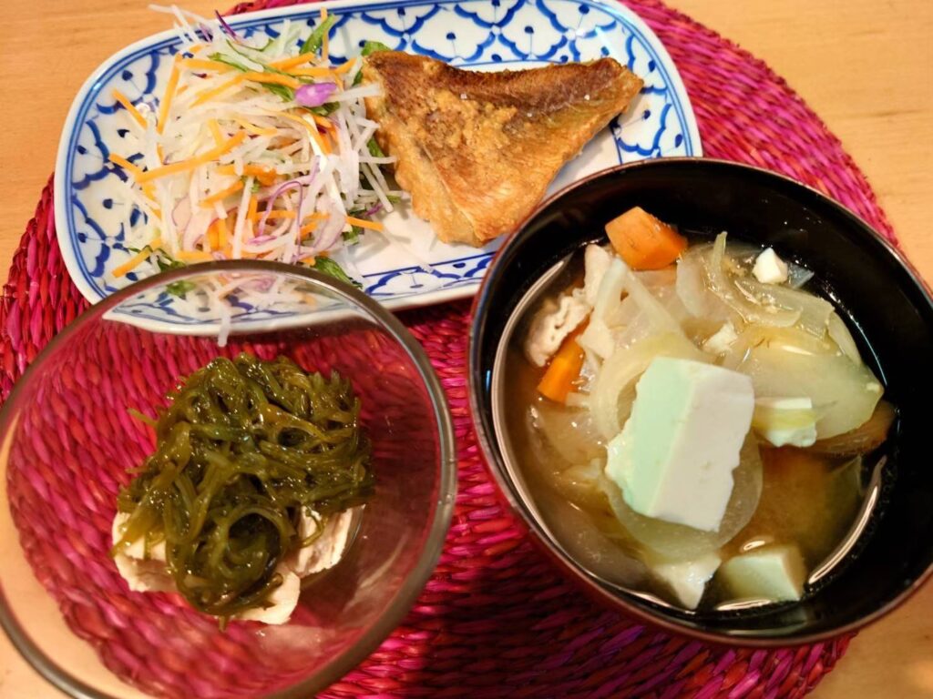 発酵食品である味噌を朝から食べて、腸内環境改善