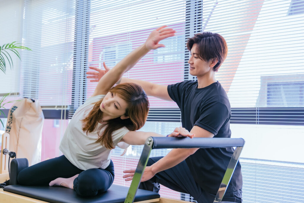 ピラティスの胸式呼吸とは？/藤崎ピラティス