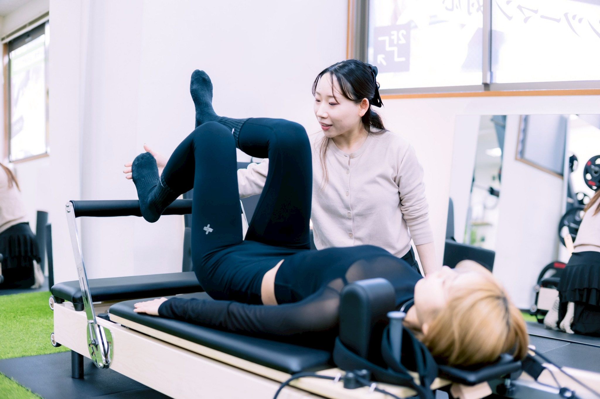 O脚改善で夏の美脚準備:姪浜ピラティス