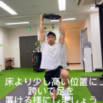 千早・香椎パーソナルジム_涼しい顔でできる？ニーリングヒップロックに挑戦